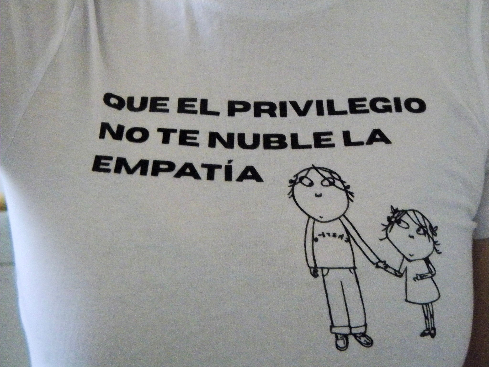 Polera ''empatía y xarlilola''