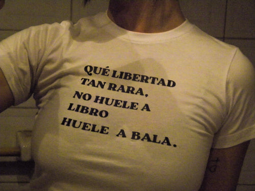 Polera ''Rara libertad''